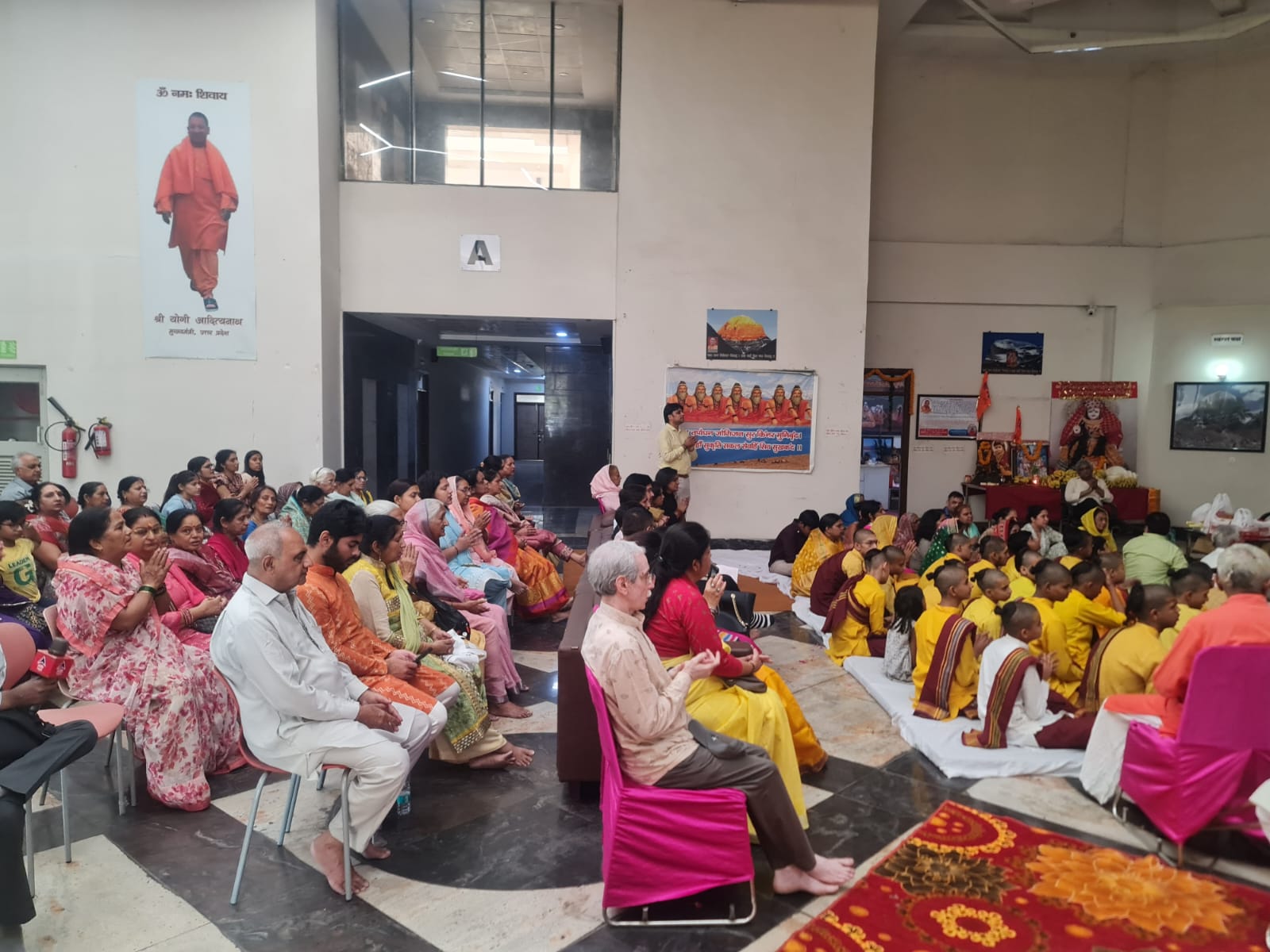 वृद्धाश्रम और बुजुर्ग सेवा